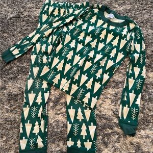 Hanna Andersson Green and White Tree Pajama Set
